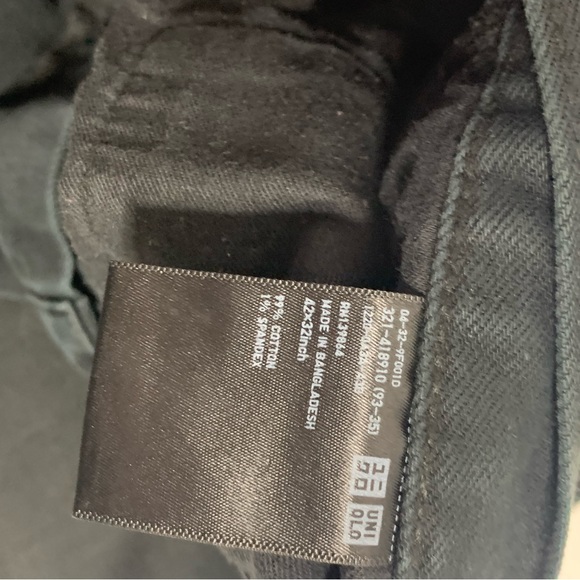 Uniqlo 42x32 Black Denim Slim - Picture 7 of 7